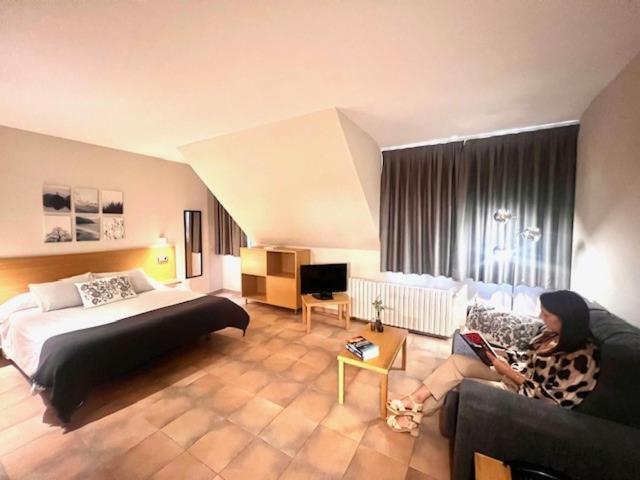 Aparthotel El Serch Andorra la Vella Luaran gambar