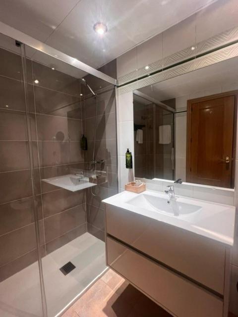 Aparthotel El Serch Andorra la Vella Luaran gambar