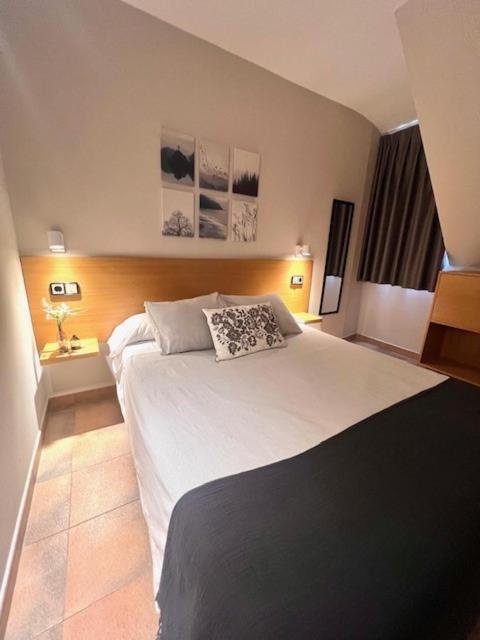 Aparthotel El Serch Andorra la Vella Luaran gambar