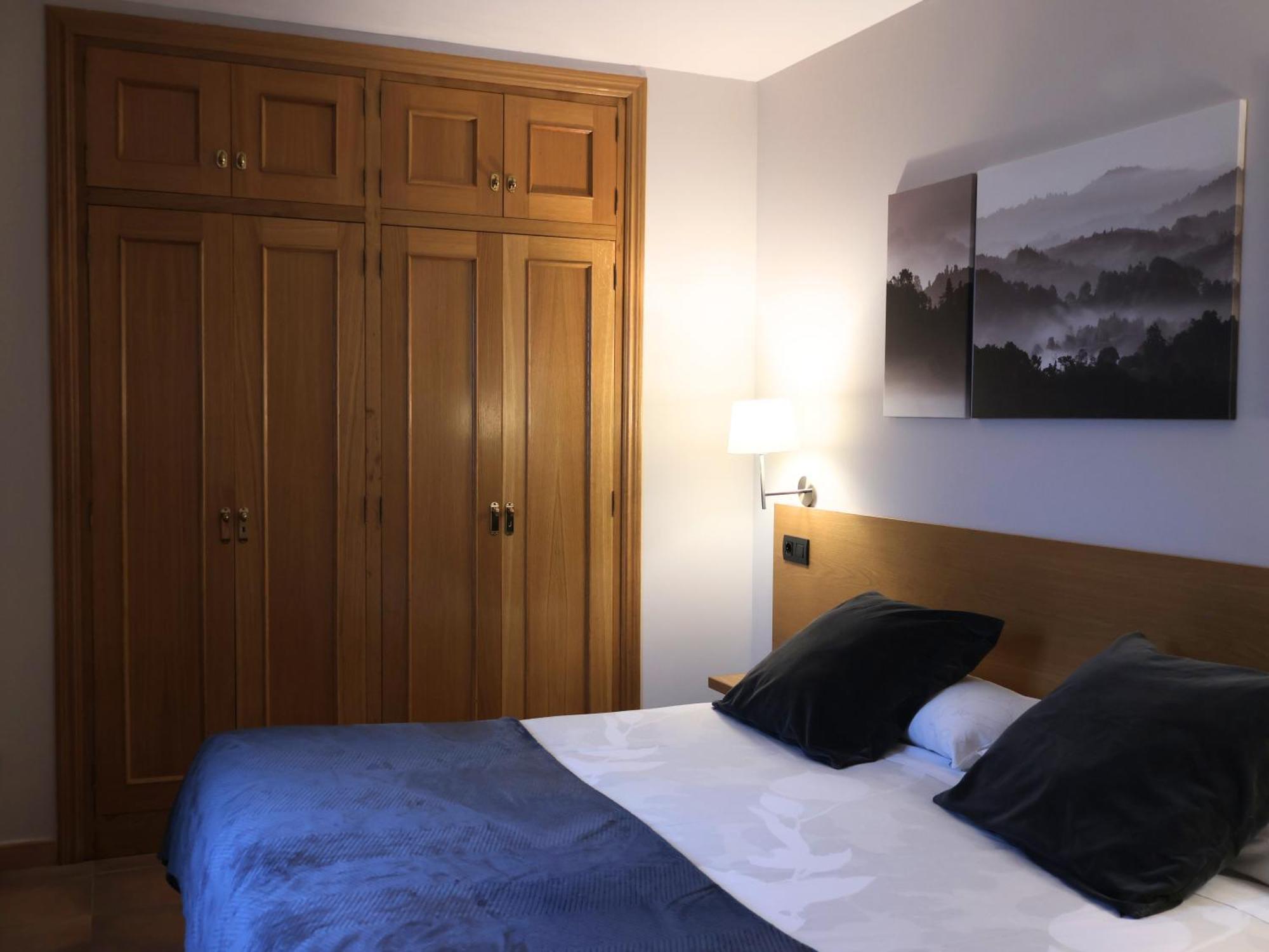 Aparthotel El Serch Andorra la Vella Luaran gambar