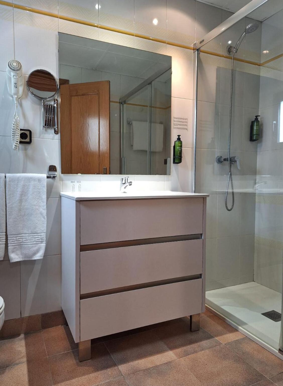 Aparthotel El Serch Andorra la Vella Luaran gambar