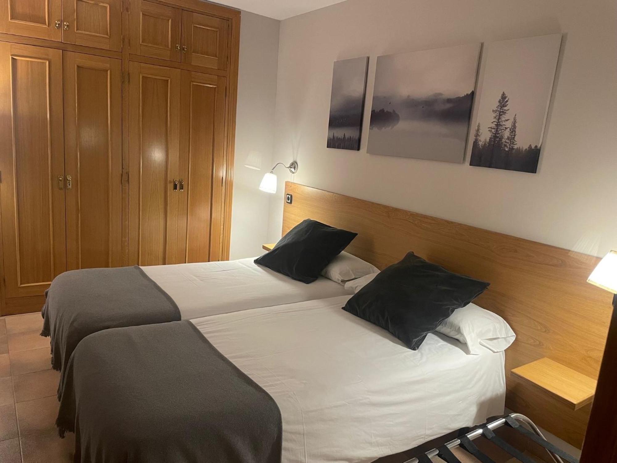 Aparthotel El Serch Andorra la Vella Luaran gambar