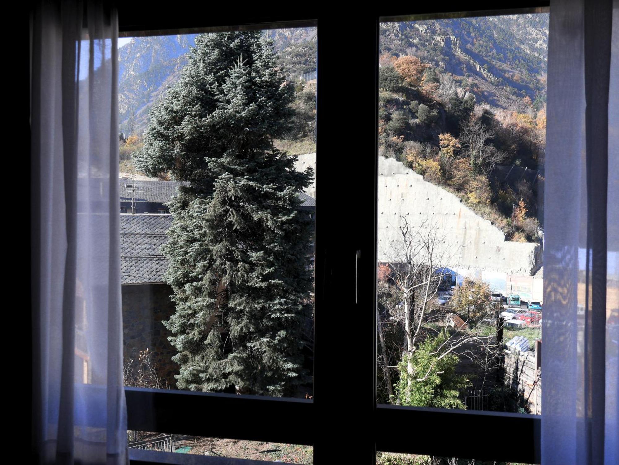 Aparthotel El Serch Andorra la Vella Luaran gambar