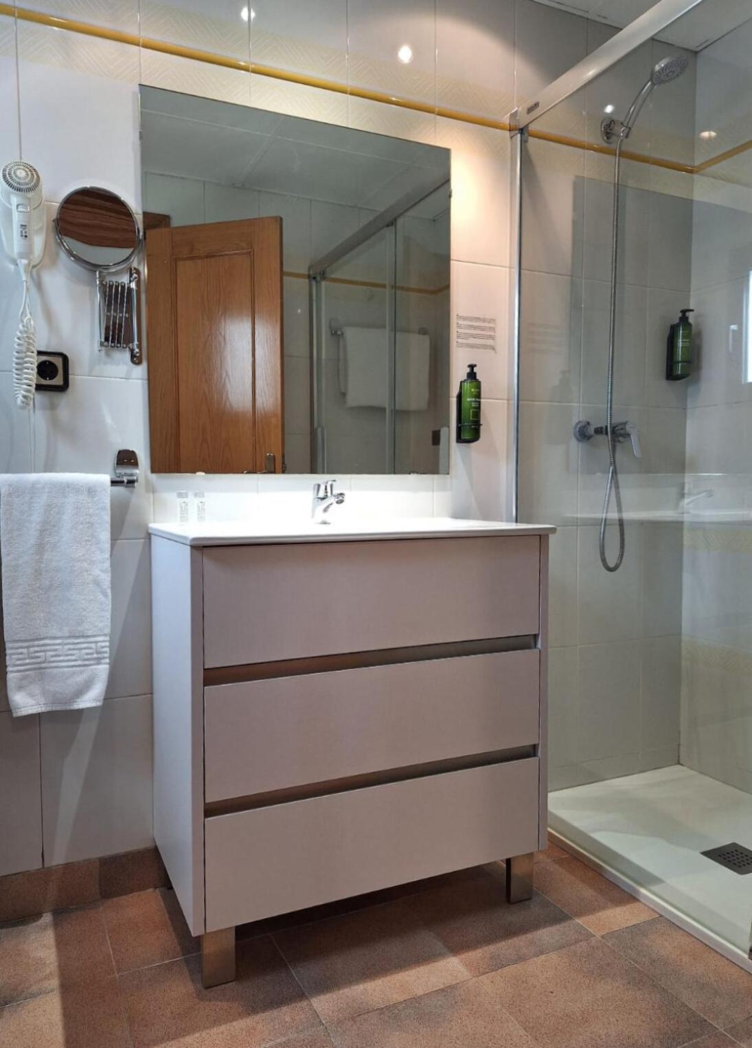 Aparthotel El Serch Andorra la Vella Luaran gambar