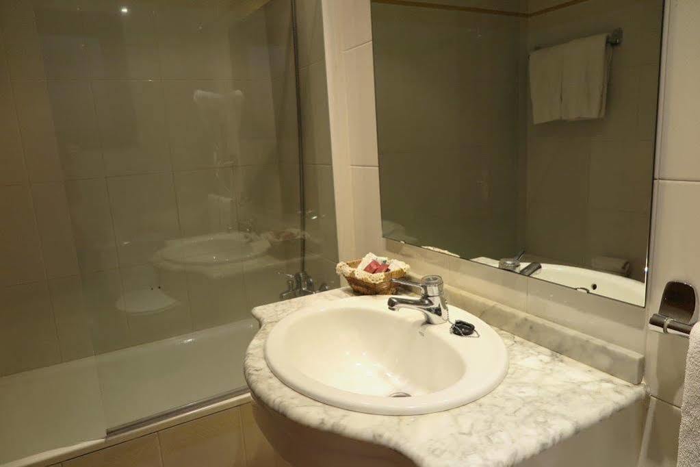 Aparthotel El Serch Andorra la Vella Luaran gambar