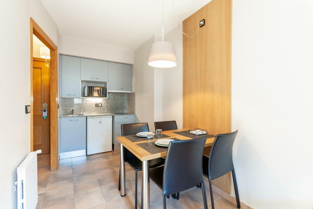 Aparthotel El Serch Andorra la Vella Luaran gambar